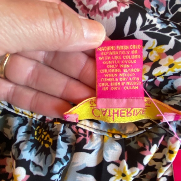 Catherine Garden Floral Fall Short Sleeved Top - Picture 12 of 12